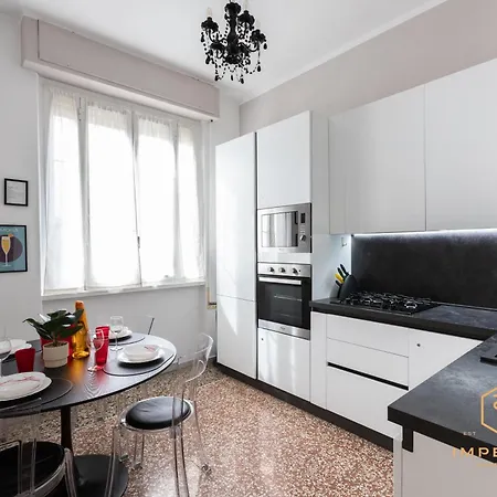 Imperium Penthouse - Private Terrace, 2-4 Pax, 2 Minutes To Metro, A-c *