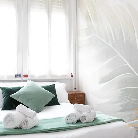 Imperium Penthouse - Private Terrace, 2-4 Pax, 2 Minutes To Metro, A-c Rome