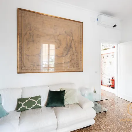 Imperium Penthouse - Private Terrace, 2-4 Pax, 2 Minutes To Metro, A-c Rome