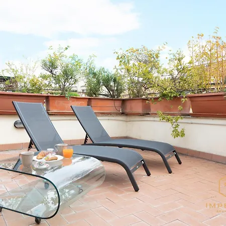Imperium Penthouse - Private Terrace, 2-4 Pax, 2 Minutes To Metro, A-c