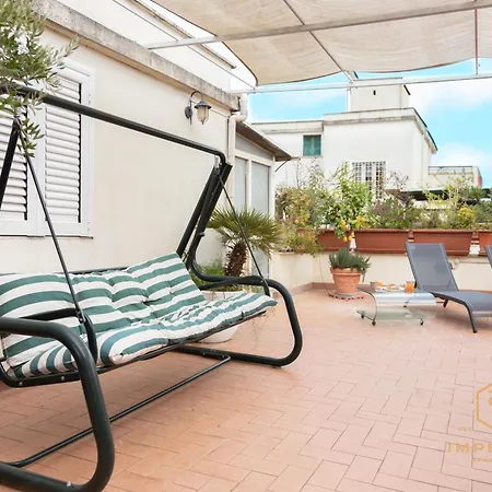 Appartement Imperium Penthouse - Private Terrace, 2-4 Pax, 2 Minutes To Metro, A-c