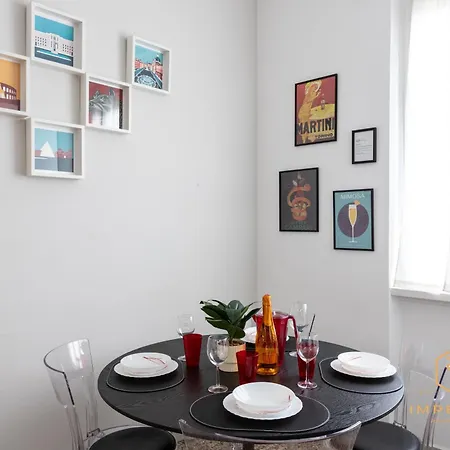 Imperium Penthouse - Private Terrace, 2-4 Pax, 2 Minutes To Metro, A-c *