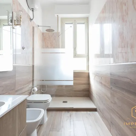 Imperium Penthouse - Private Terrace, 2-4 Pax, 2 Minutes To Metro, A-c *